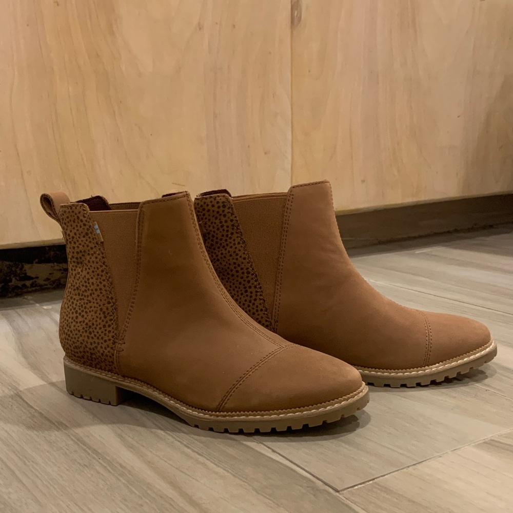 TOMS Tan Leather Animal Print Women’s Ankle Boots